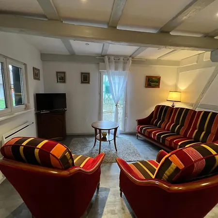 Maison de ville chez Léa - gîte familial parking terrasse Apartamento Ebersheim